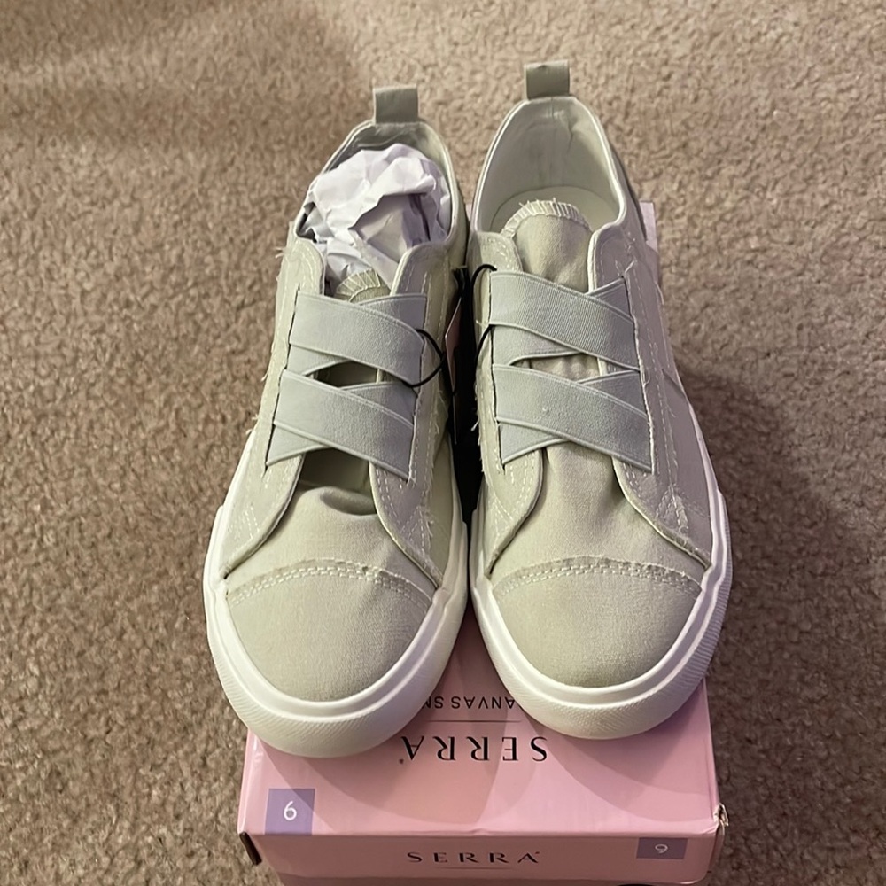 Women’s Sneakers